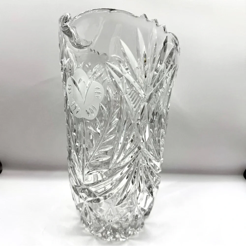 Vtg Cut Crystal Pitcher Heavy Lead‎ Glass w/ Frosted Flower & Fern Pattern 8.5
